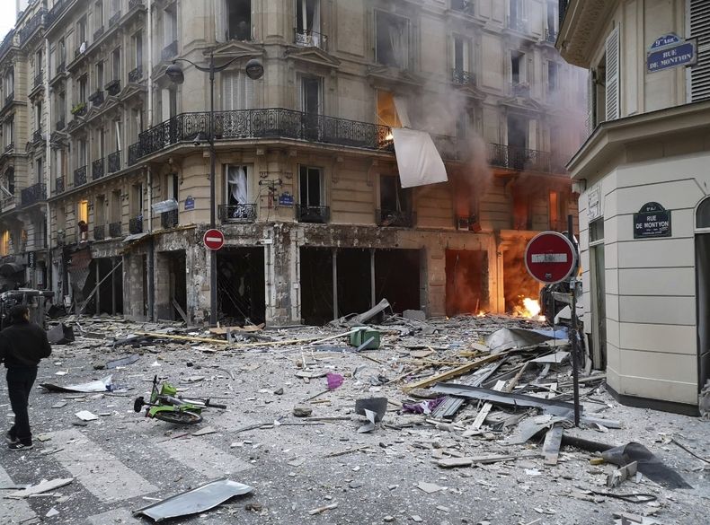 След взрива в Париж четирима пожарникари са в тежко пострадали! Един в неизвестност