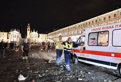Разследването е установило виновните за кървавото меле в Торино с 1500 ранени, двамата са...