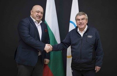 Министър Кралев се срещна с Томас Бах заради допинга