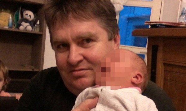 Лудост: Хърватин изхвърли 4-те си деца през балкона от 6 м височина