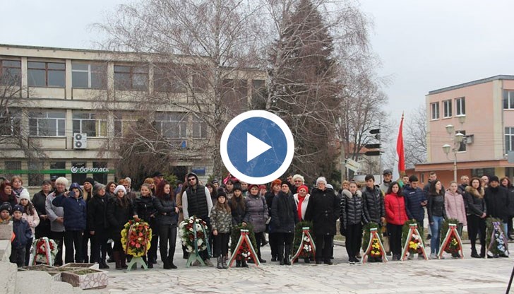 Две могили чества 141 години от Освобождението