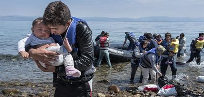 ДРАМА! Лодка с мигранти потъна край Лесбос, най-малко 15 удавени