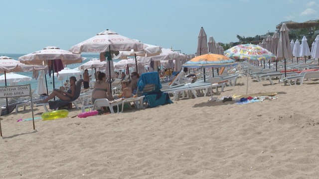 36 стотинки за чадър на наш плаж! Касовата бележка обаче показва друго
