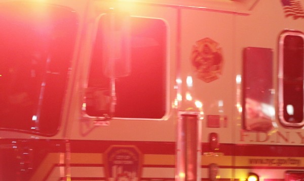 Пожарникар загина на снимки на филм с Уилис, Дефо и Болдуин