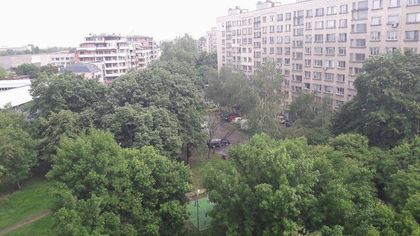 Вали като из ведро в Пловдив, пътните настилки са хлъзгави