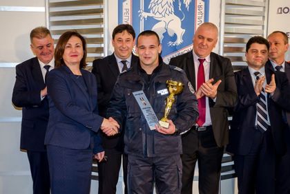 Ето как полицаят на годината от I РУП в Пловдив залови бандити