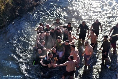 16-годишен спортист извади кръста от ледените води на Марица в Пазарджик