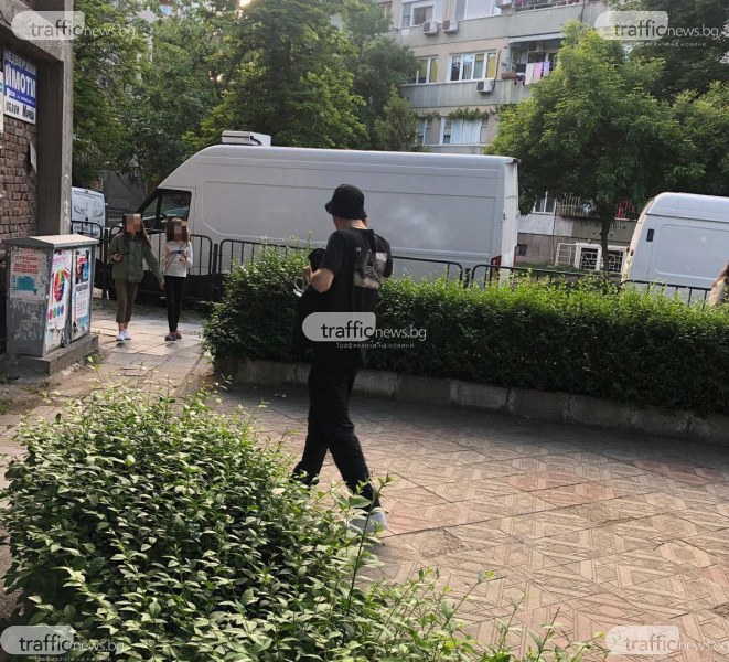 Дилър подгони деца в училищен двор в Пловдив, полиция е на мястото!