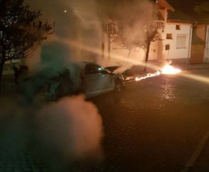 На мушката: Огнената атака в Карлово е срещу репортерка на 