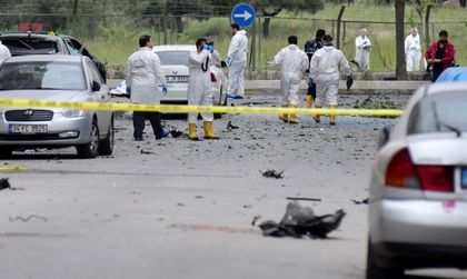 Взрив избухна до автобусна спирка в Истанбул