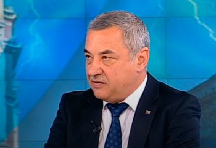 Валери Симеонов: Забраната за тютютнопушенето в заведенията е скандално държавно лицемерие, законът трябва да се промени!