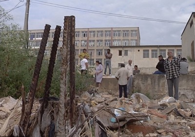 Разбити улици и бедстващи хора седмица след потопа в Стара Загора