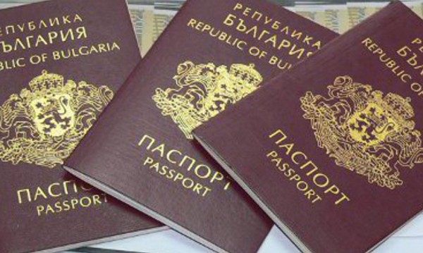 Евросоцът шокиран от аферата с българските паспорти