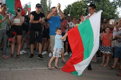 Няма напрежение в Асеновград! Вижте обаче как народът показа, че българщината е жива!