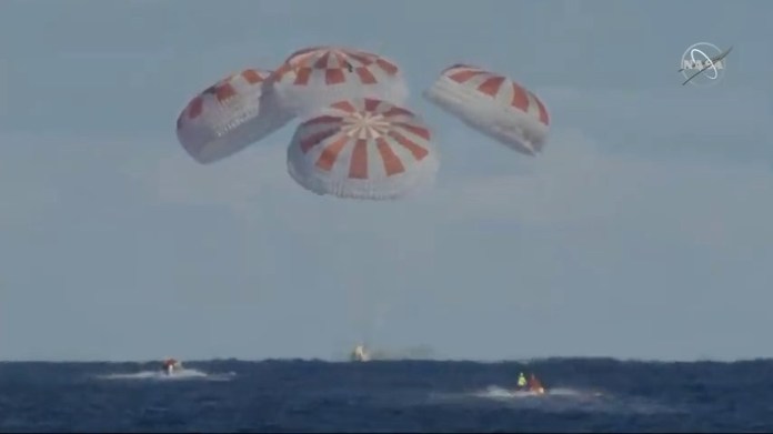 Космическият кораб SpaceX Crew Dragon успешно се завърна от МКС