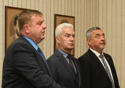 СИМЕОНОВ, СИДЕРОВ И КАРАКАЧАНОВ НЕ МОГАТ ДА УПРАВЛЯВАТ ДЪРЖАВАТА, ЗАЩОТО НЕ МОГАТ ДА УПРАВЛЯВАТ СЕБЕ СИ