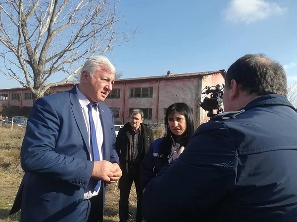 Пловдив: Кметът на Садово Димитър Здравков обвини институциите в прехвърляне на отговорности, по отношение ма скъсаното съоръжение при дигата на река Чая