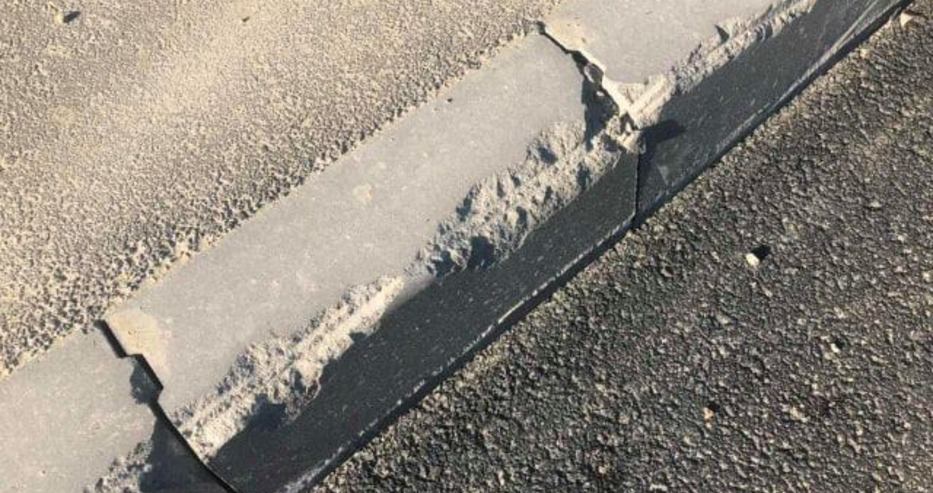 Читател: Новите тротоари под кръговото на Автогара Варна вече са разбити и потрошени (снимки)