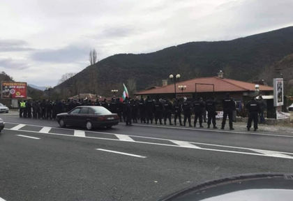 Жандармерия се намеси сериозно в протеста на главен път Е-79 (СНИМКИ)