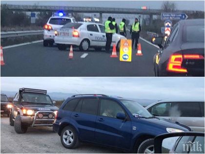 ИЗВЪНРЕДНО ОТ БУРГАС: Мутри яхнаха протеста, хаосът е пълен