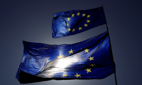 Галъп: Европейците искат ЕС, но се страхуват от разпадането му