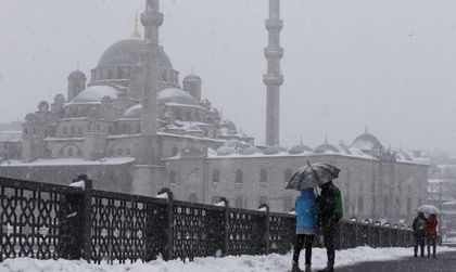 Сняг и студ сковаха Истанбул, Тунджа заля Одрин