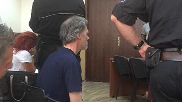 Приятел на клошаря Любчо: Огънят върви след него