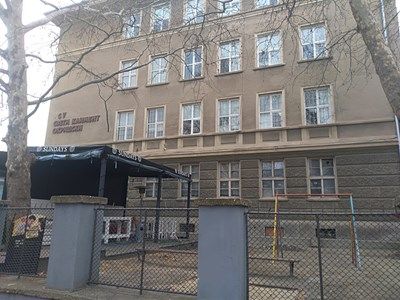 Първи подробности за десетокласничката, намушкала с нож съученичката си в Пловдив! Ето каква е причината