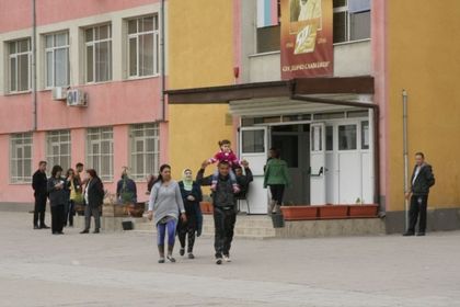 Алъш веришът в „Столипиново“ се вихри с пълна сила, купуват марули и не искат да гласуват (СНИМКИ)