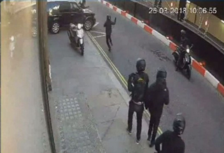 Намушканият със самурайски меч и посечен с брадва българин Петър в Лондон го загази жестоко! (СНИМКИ/ВИДЕО)