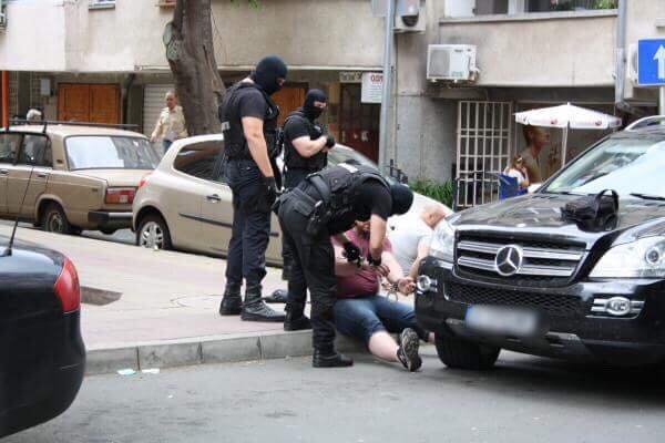 Спецакция за наркотици в Пловдивско, 8 души задържани