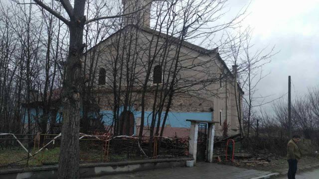 Министерство на културата проверява рухналата църква в Черноземен
