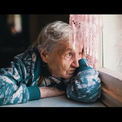 Обява, която ще напълни очите Ви със сълзи: Баба предлага безплатно настаняване, а от своя страна иска само едно нещо