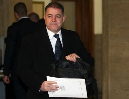 Ненчев ощетил армията ни с 3 773 000 евро