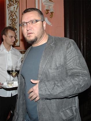 Гавра! Хелзинкският комитет осъди Карбовски!