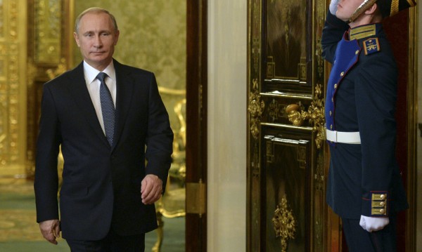"Походката на стрелец" на Путин