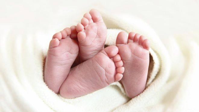 Спешно секцио на родилка със спукан апендикс и… радост – проплакаха близнаци!