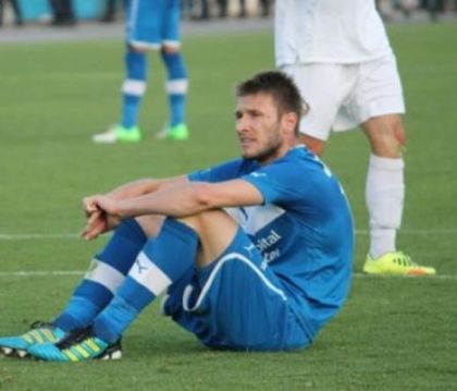 Везалов поканен на проби в Локомотив (Пловдив)