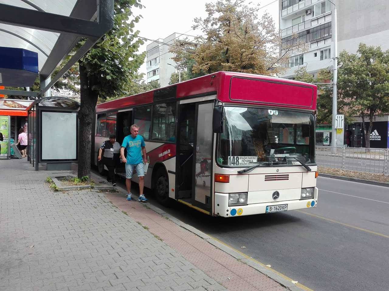 Автобус на градския транспорт във Варна размаза възрастна жена на спирка