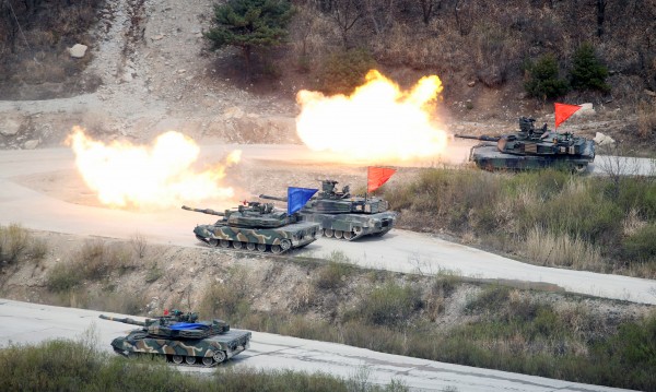 САЩ и Южна Корея слагат край на военните учения?