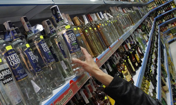 Ако щете, вярвайте: Руснаците пият и пушат вече по-малко