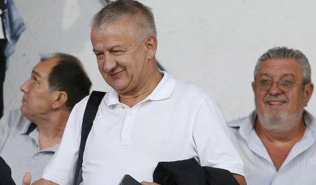 Крушарски дал 400 000 лв за Локо