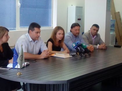 Петима българи и турци в ареста за износ на суровина за хероин