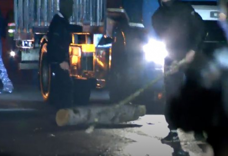 Белгия се разбунтува срещу скъпия бензин, стотици недоволни в сблъсък с полицията (СНИМКИ/ВИДЕО)