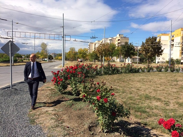Облагородяват и обезопасяват кръгови кръстовища в Тракия
