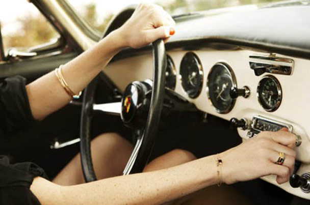 7 опасни навика по време на шофиране