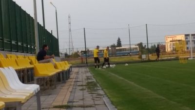 Кондиционен треньор с чудовищна визитка гледа тренировките на Ботев Пловдив!