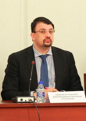 Спират колата за 1 г., ако шофьор няма книжка или е пиян