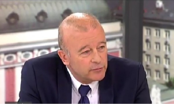 Ангел Попов: До два месеца всички автобуси да са с колани!