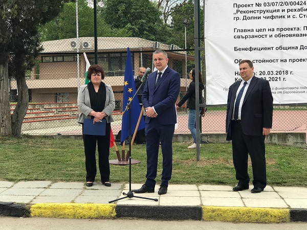 Европейски избори 2019: Кандидатът за евродепутат от ГЕРБ Емил Радев присъства на официалния старт на инфраструктурен европроект в Долни чифлик